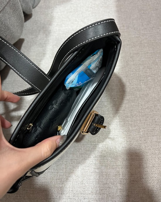 縫線造型帆布肩背包．韓國品牌