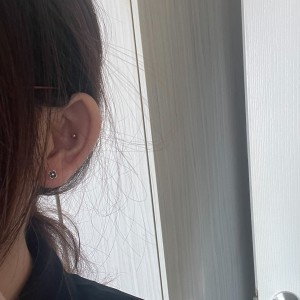 Tiny Flower．耳骨釘