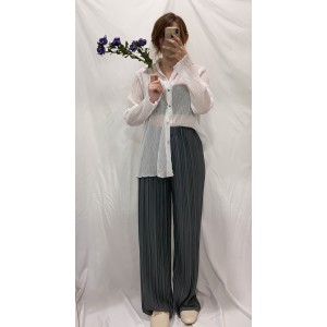 【CN】壓折灰褲（一組）．下著