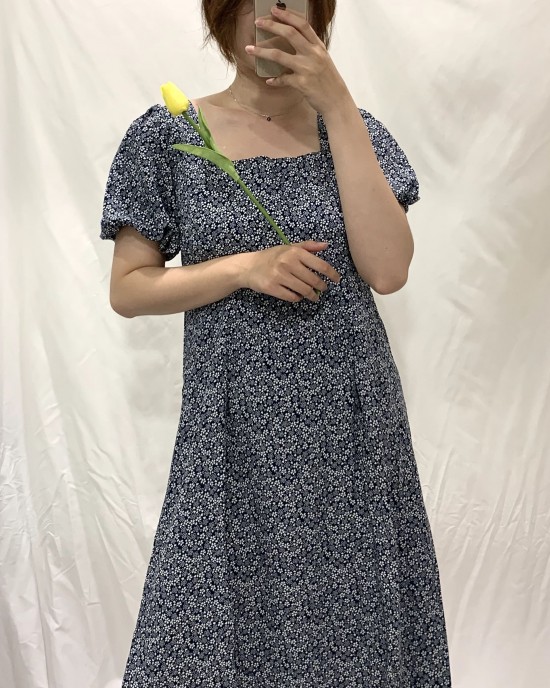 【CN】涼感滑料深藍小花裙．連身
